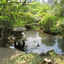 池や石灯籠などもあります
