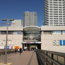 オーロラモール (西武東戸塚店)