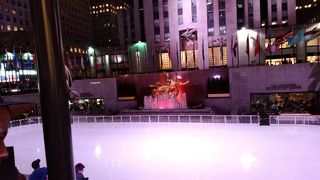 夜のスケートリンク