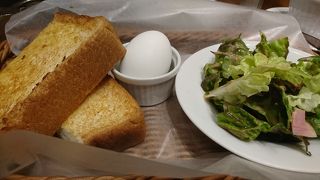 落ち着いた店内!!