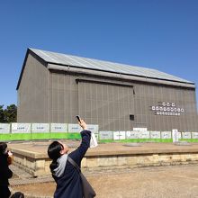 復元工事中の中金堂