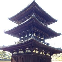 静かでひっそりした所に有ります