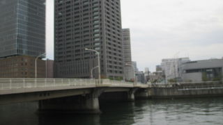 堂島川に架かる橋です