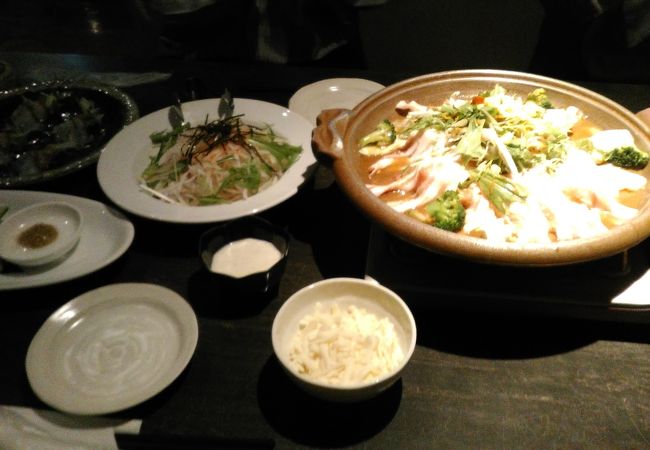 九州ばりうまコースを頼みました。料理11品、3時間飲み放題付きで2980円です。