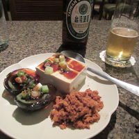 1階のコーヒーショップで。