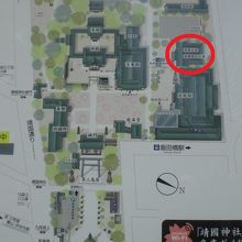 参拝者無料休憩所の標識の休憩所は、赤丸の印の場所にあります。