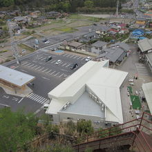 和紙作り等の体験施設に直売所を移設し道の駅となりました
