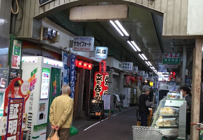 下町の商店街