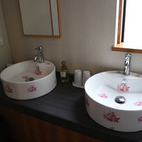 お風呂はありません。洗面台が２つって地味に嬉しかったです。