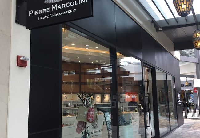 スペシャルなお土産や、ショッピングの休憩に〇