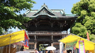 柴又駅から参道を通って１０分ほど