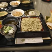 落ち着いた雰囲気の、昔ながらのお蕎麦屋さん