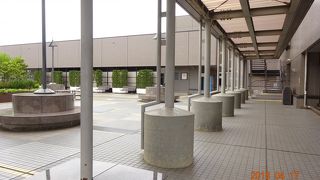 搭乗時間の４時間前に到着。テラスで飛行機を見て時間を潰しました。