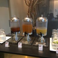 朝食はツアーごとに時間指定されました。