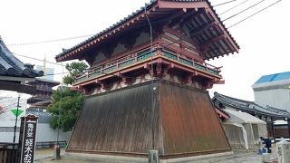 時刻を知らせるために太鼓を叩いていた