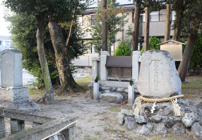 南北朝時代の武将・新田義貞の愛妾の墓