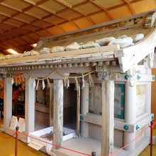 雄山神社旧建物。