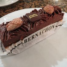 チョコートが濃厚なケーキ。絶品です！