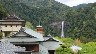 遠くからは普通、近くからは大迫力