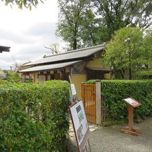 お菓子の「香梅」さんによって維持管理されているようです