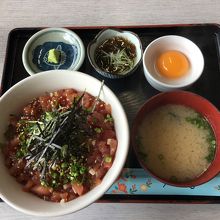 まぐろ中落ち丼。