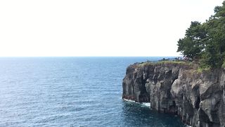 海に面した公園