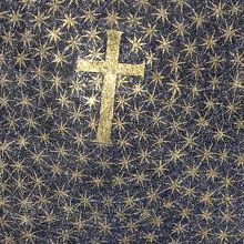 天井の十字架は下が東を向いています