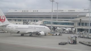 沖縄を訪れるたびに利用する空港です。今回は沖縄港から出港し、台湾・基隆と沖縄４島を巡る船旅に出かけるために那覇空港を利用しました。