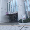 高層階に客室があり、横須賀中心部が一望できるホテル