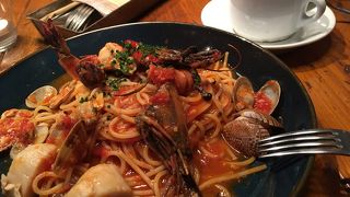 アークヒルズのカフェなので