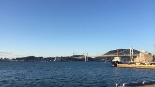 門司港から眺める関門橋