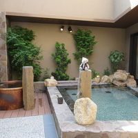 女性用露天風呂＆泡が出る前のシルキー風呂