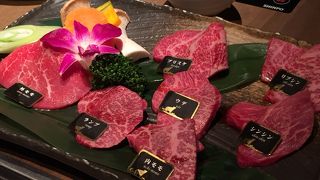 週末夜は大行列です。