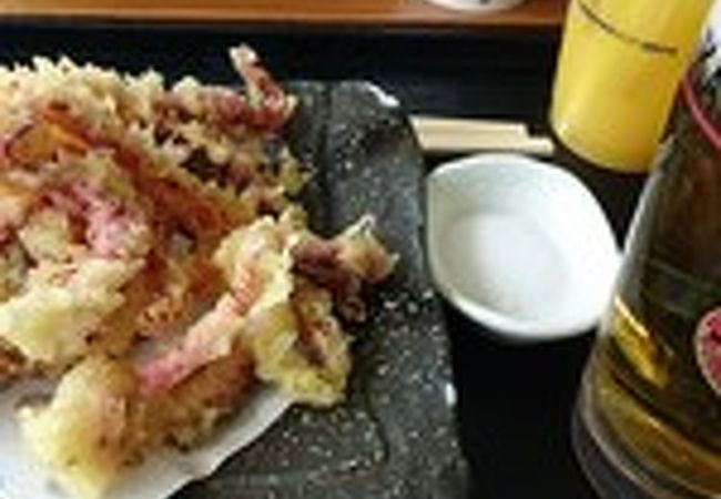 海風を浴びながらイカ天と生ビール！