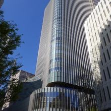 有楽町駅方面から見た建物