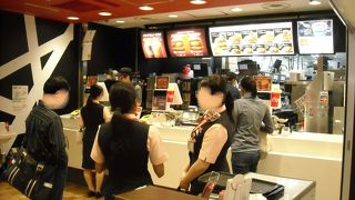 やや小さめの店舗