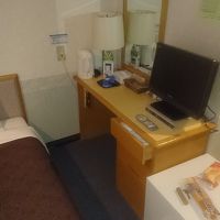 貰った菓子パンが冷蔵庫の上に。