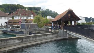 川の流れを制御してきたロイス川の堰