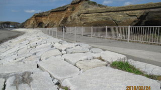 ゴツゴツの岩が魅力的です