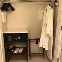 洗面台の後ろ側。