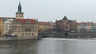 かのスメタナの名作「わが祖国」でその名を知られるプラハ市内を流れる河