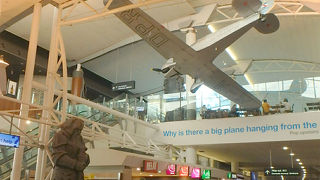 国内線への徒歩移動は大変。和食やラーメンは高め。