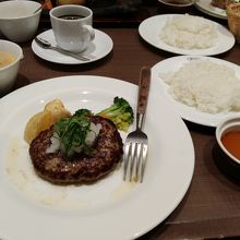 ハンバーグをいただきました