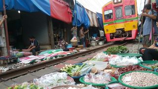 テレビでよく見るやつ！「パタパタ市ことメークロン市場」