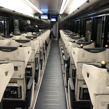 プレミアムカー、車内の様子。