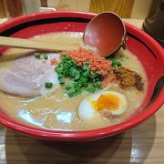 東京駅の地下街でえびそばが食べられます。