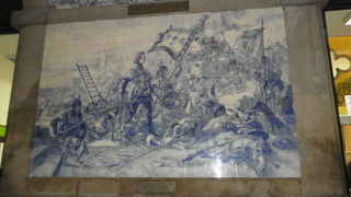 アズレージョの美しい駅