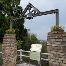 恋人の聖地の鐘です。