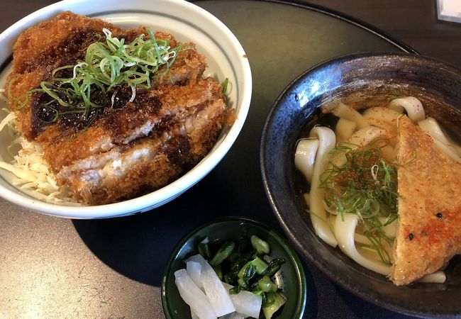 土日も丼ランチやってました