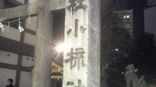 夜の小梳神社